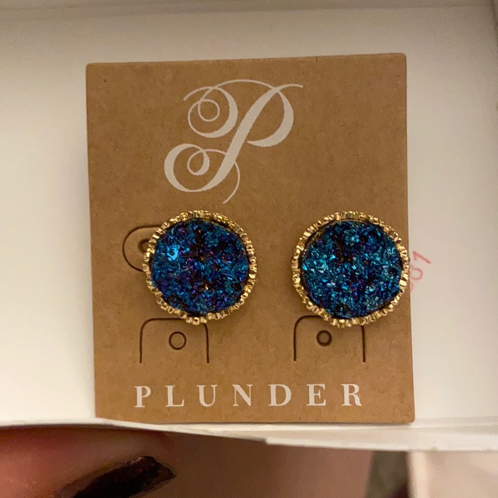 Plunder Studs